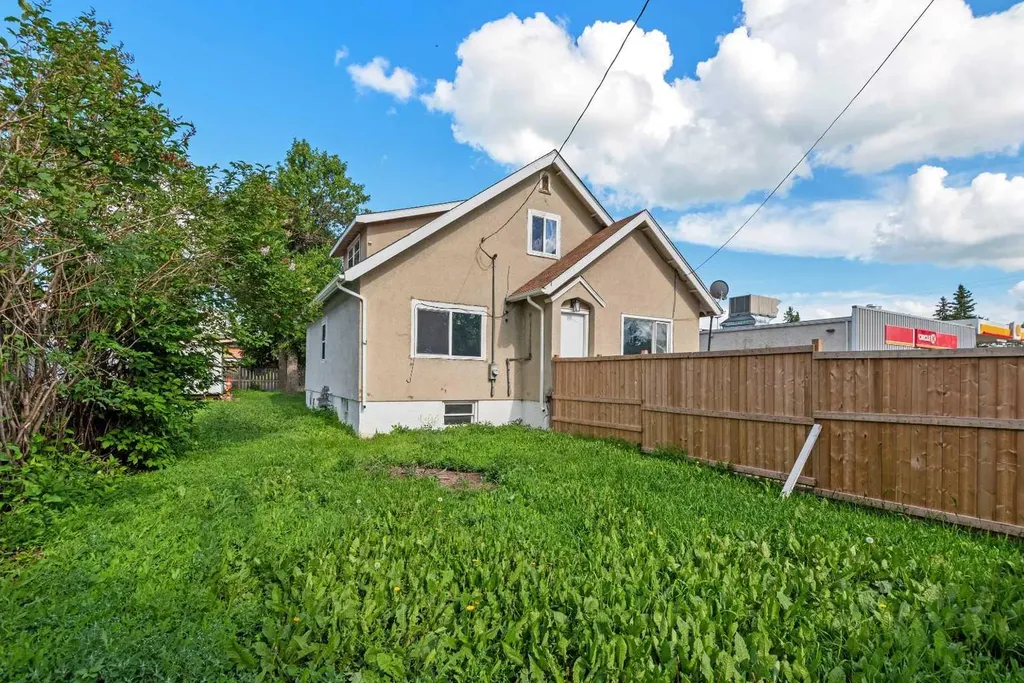 302 6 Avenue NE Three Hills AB T0M2A0
