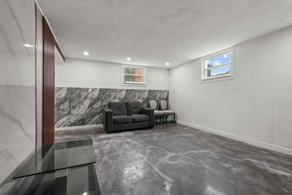 302 6 Avenue NE Three Hills AB T0M2A0
