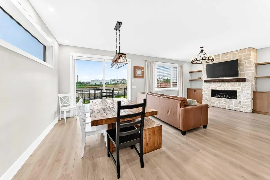 12 Willow Street Cochrane AB T4C 2V3