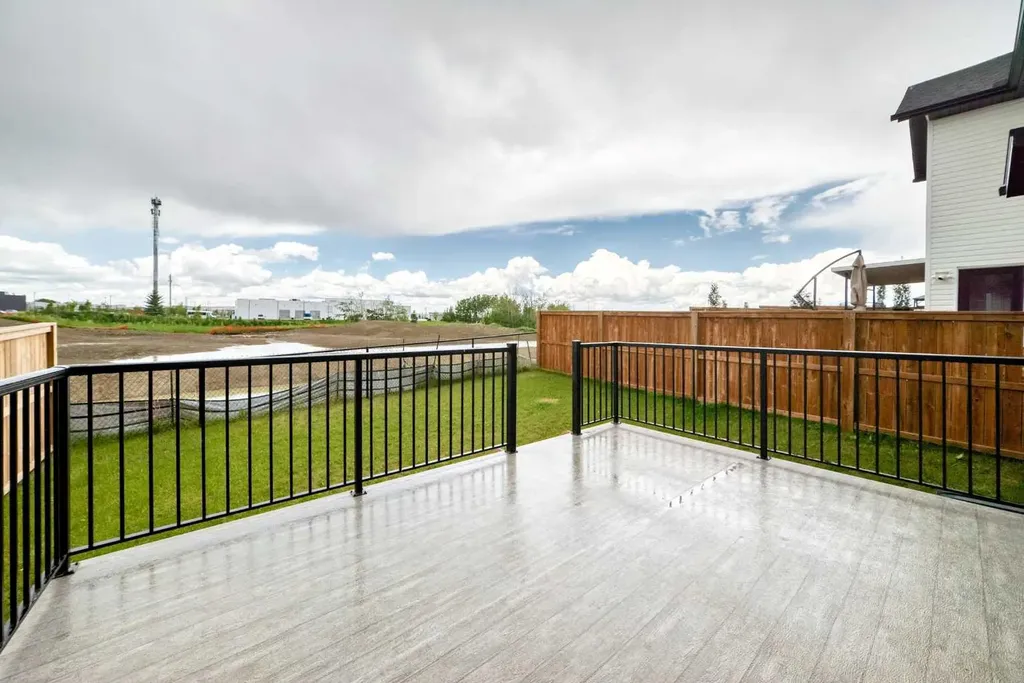12 Willow Street Cochrane AB T4C 2V3