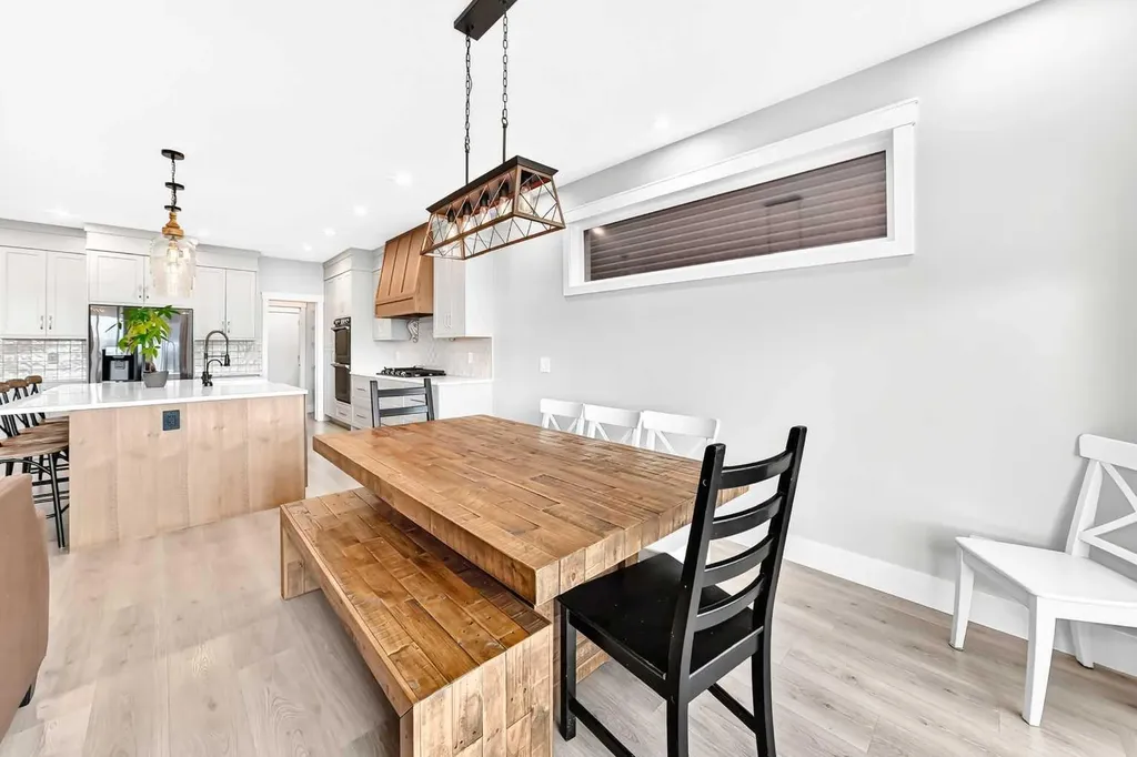 12 Willow Street Cochrane AB T4C 2V3
