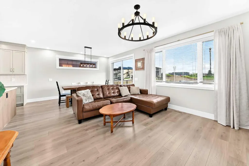 12 Willow Street Cochrane AB T4C 2V3
