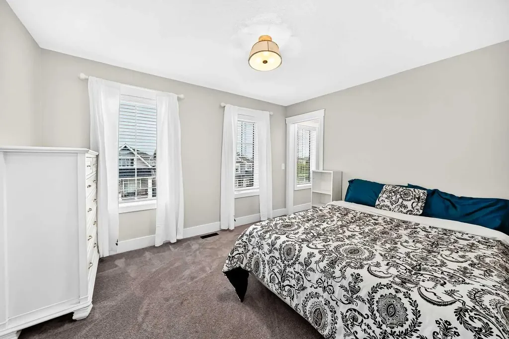 12 Willow Street Cochrane AB T4C 2V3