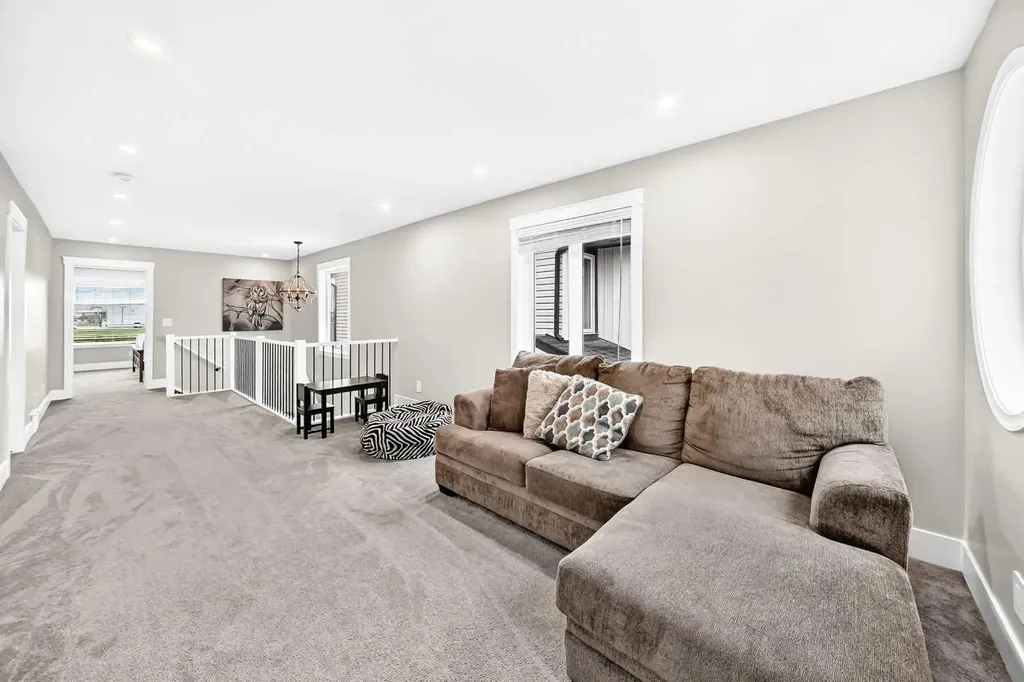 12 Willow Street Cochrane AB T4C 2V3