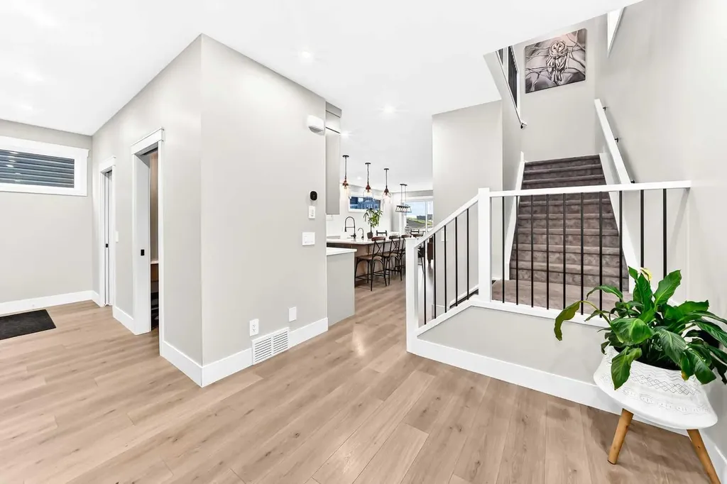 12 Willow Street Cochrane AB T4C 2V3