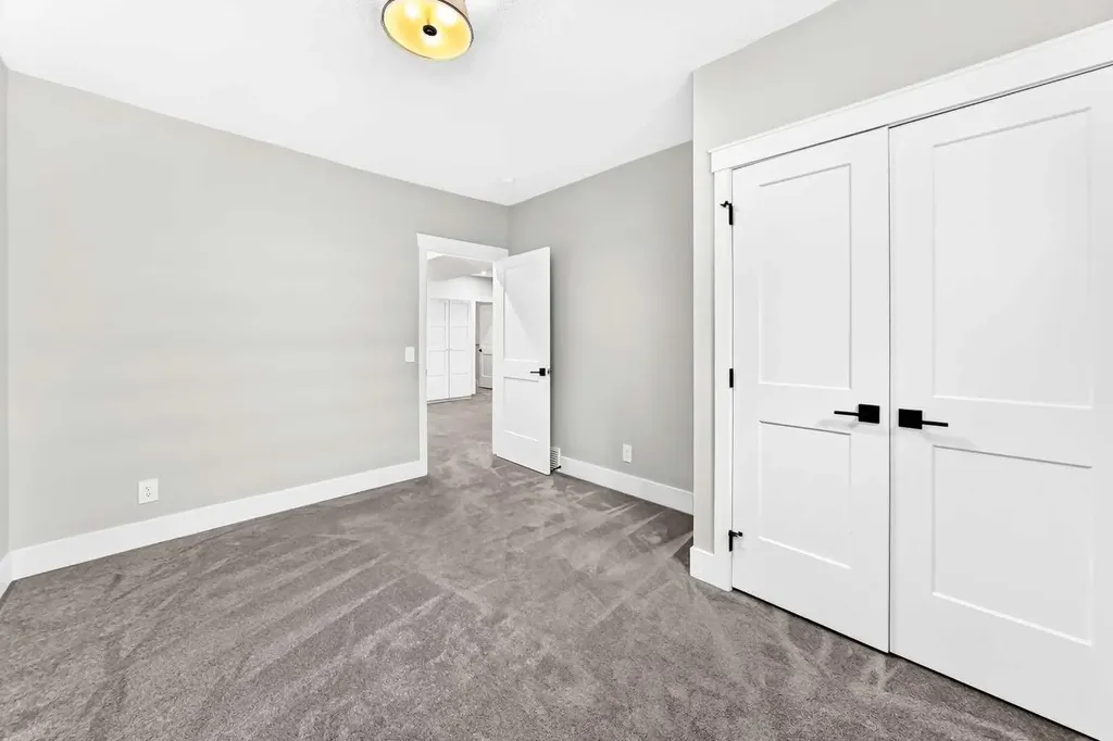 12 Willow Street Cochrane AB T4C 2V3