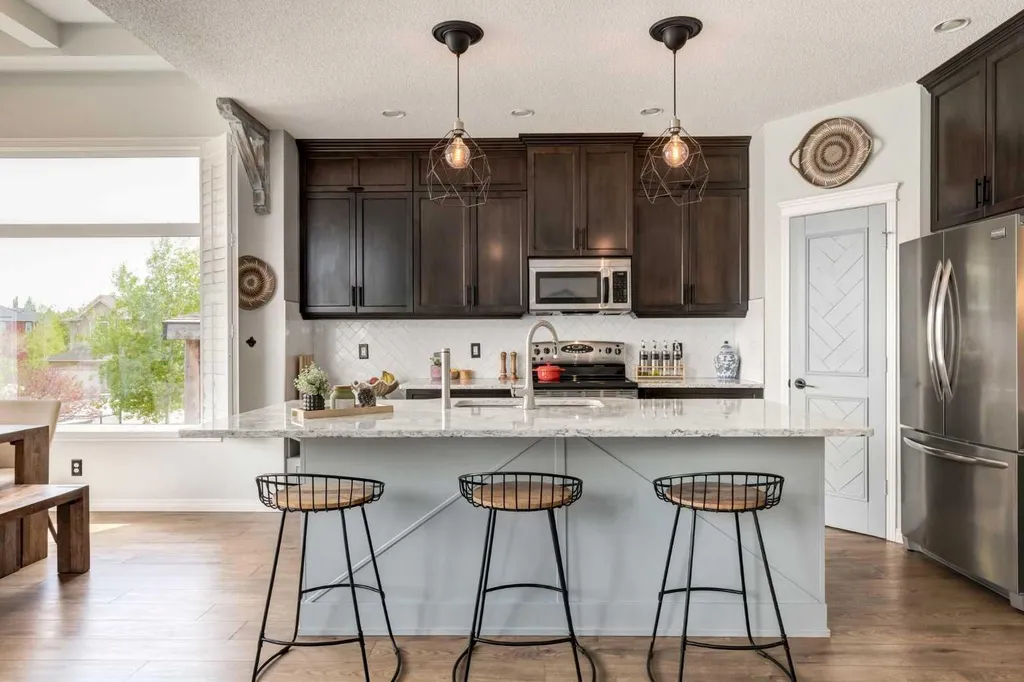 16A Tusslewood Drive NW Calgary AB T3L 0B1