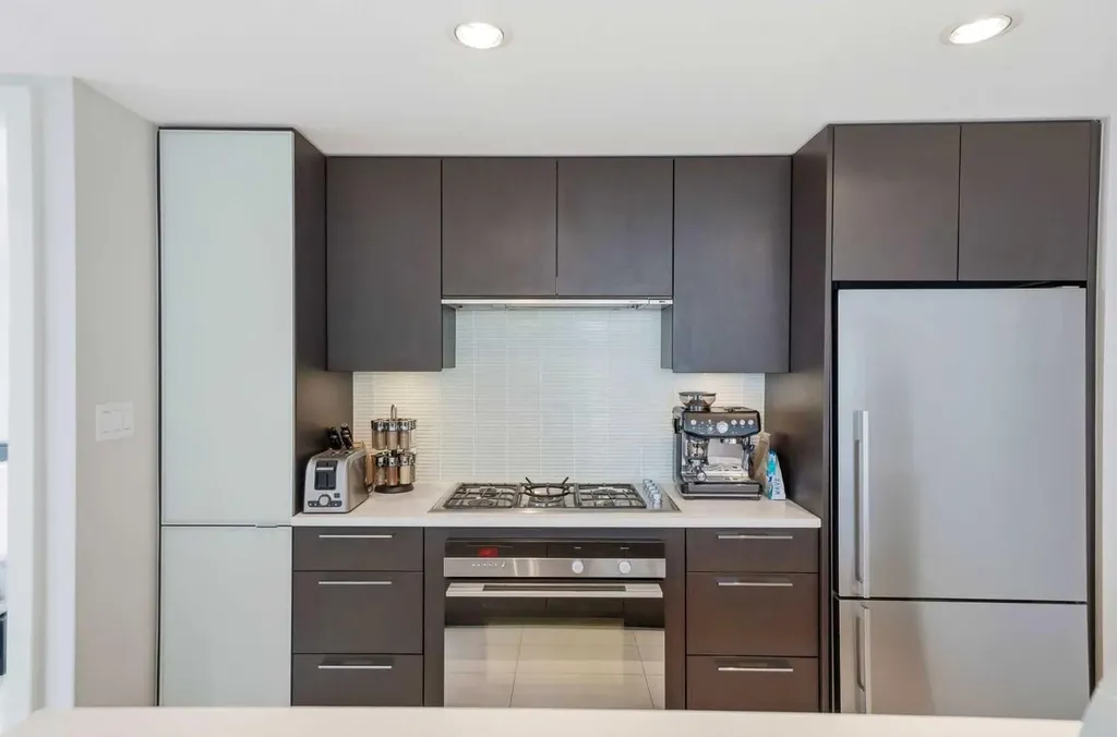 1111 10 Street SW Calgary AB T2R 1E3