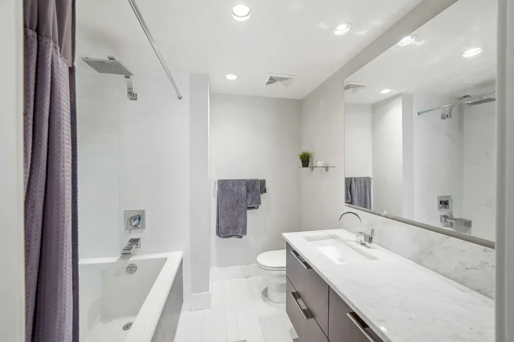 1111 10 Street SW Calgary AB T2R 1E3