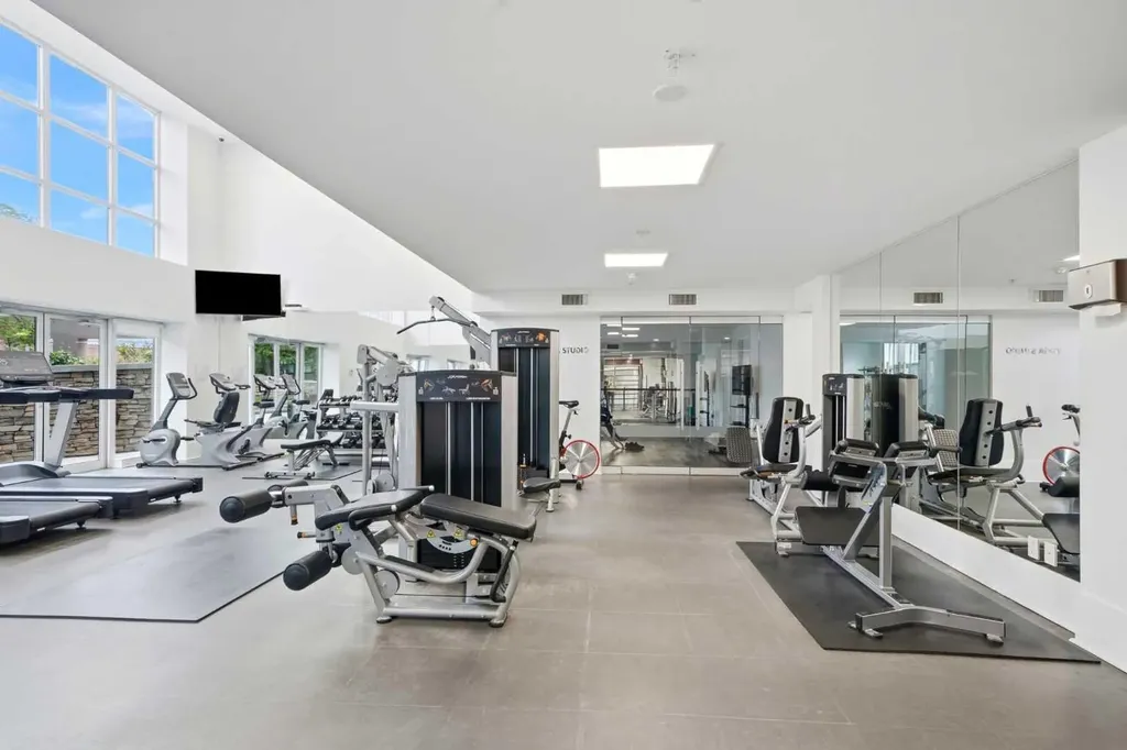 1111 10 Street SW Calgary AB T2R 1E3