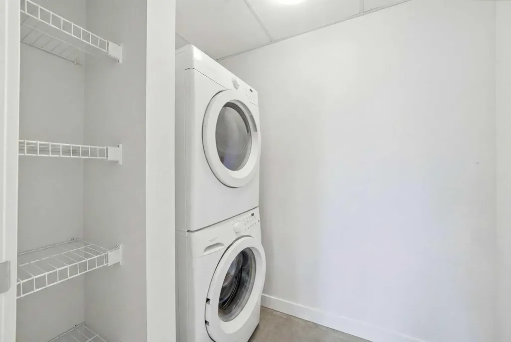 1111 10 Street SW Calgary AB T2R 1E3