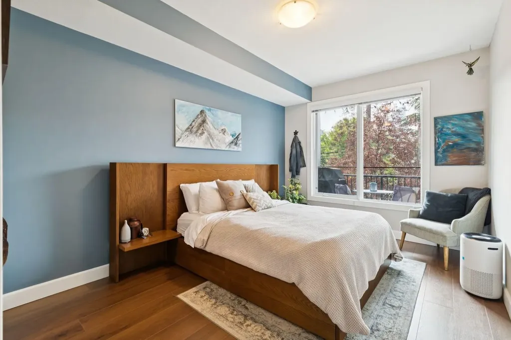 1321 Kensington Close NW Calgary AB T2N 3J6