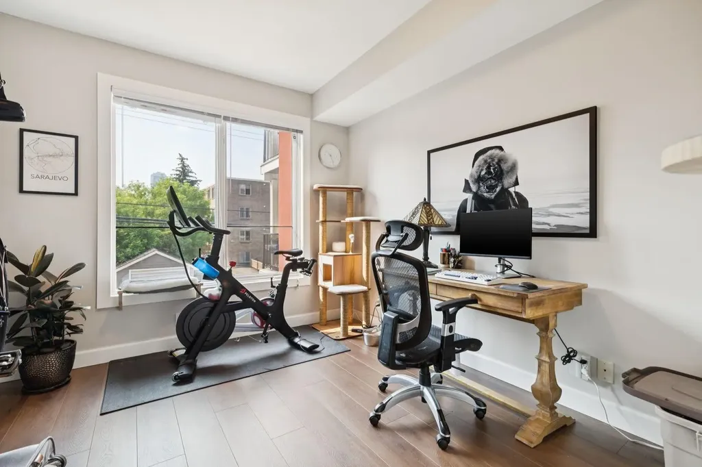 1321 Kensington Close NW Calgary AB T2N 3J6