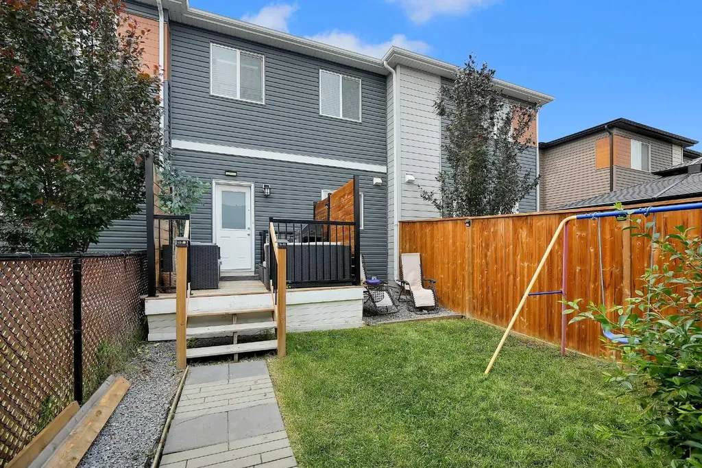 42 Midtown Boulevard SW Airdrie AB T4B 4E4