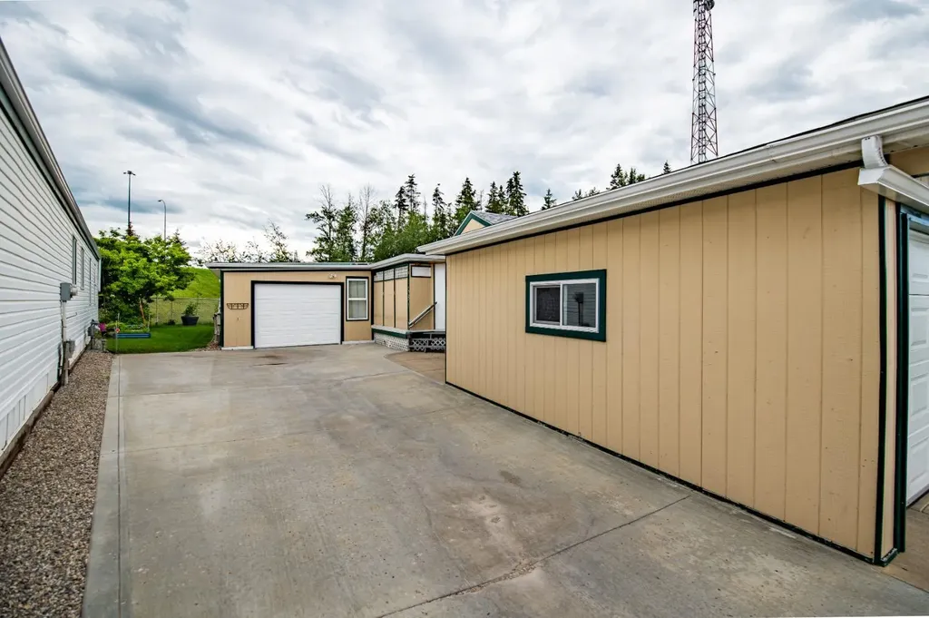 37534 England Way Rural Red Deer County AB T4S 2C3