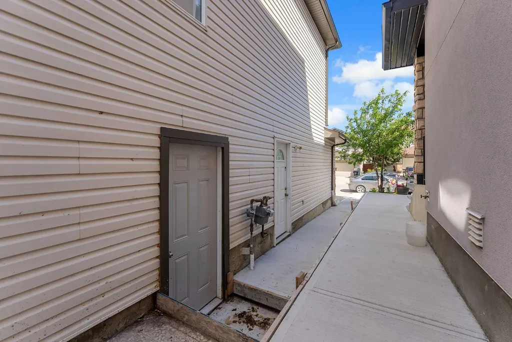7 Saddlecrest Terrace NE Calgary AB T3J 5L4