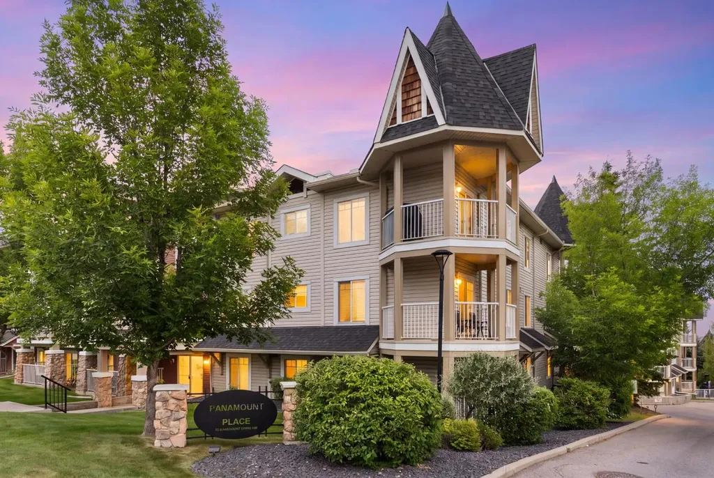 70 Panamount Drive NW Calgary AB T3K5Z1