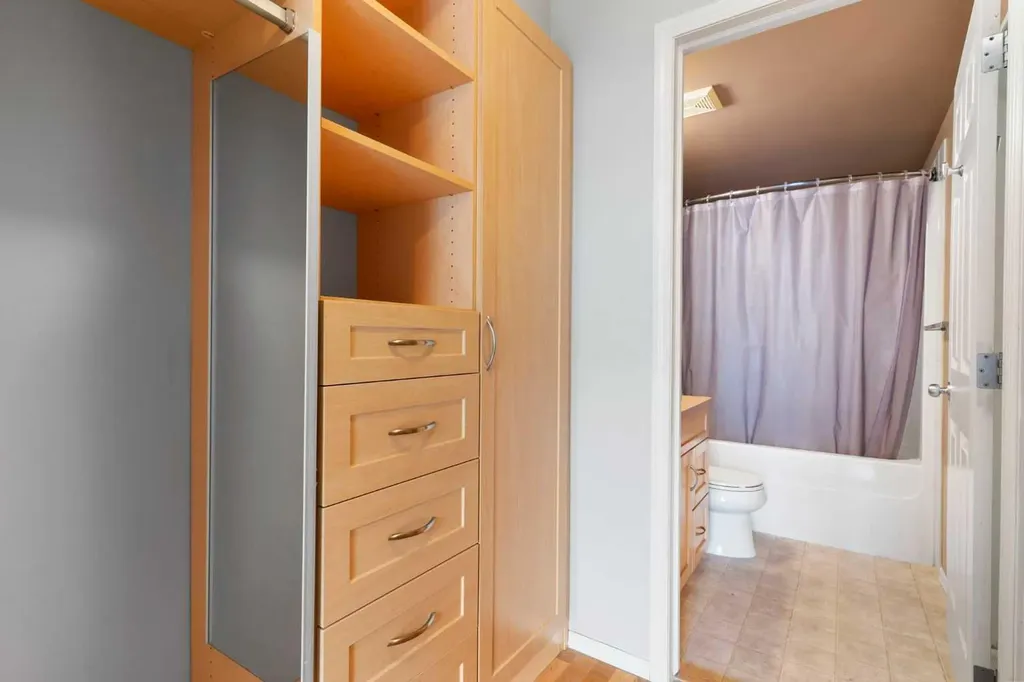 70 Panamount Drive NW Calgary AB T3K5Z1