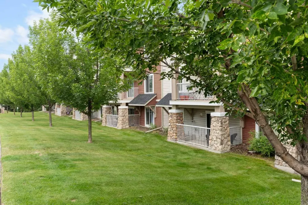 70 Panamount Drive NW Calgary AB T3K5Z1