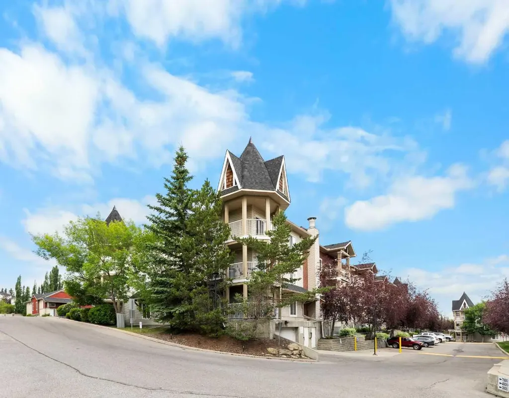 70 Panamount Drive NW Calgary AB T3K5Z1