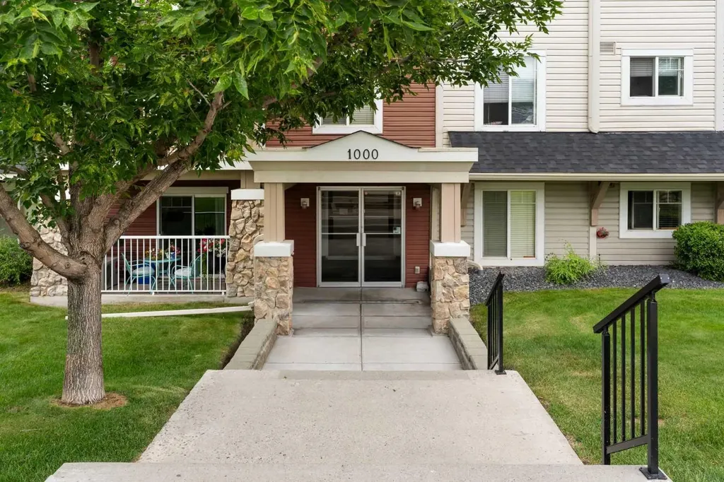 70 Panamount Drive NW Calgary AB T3K5Z1