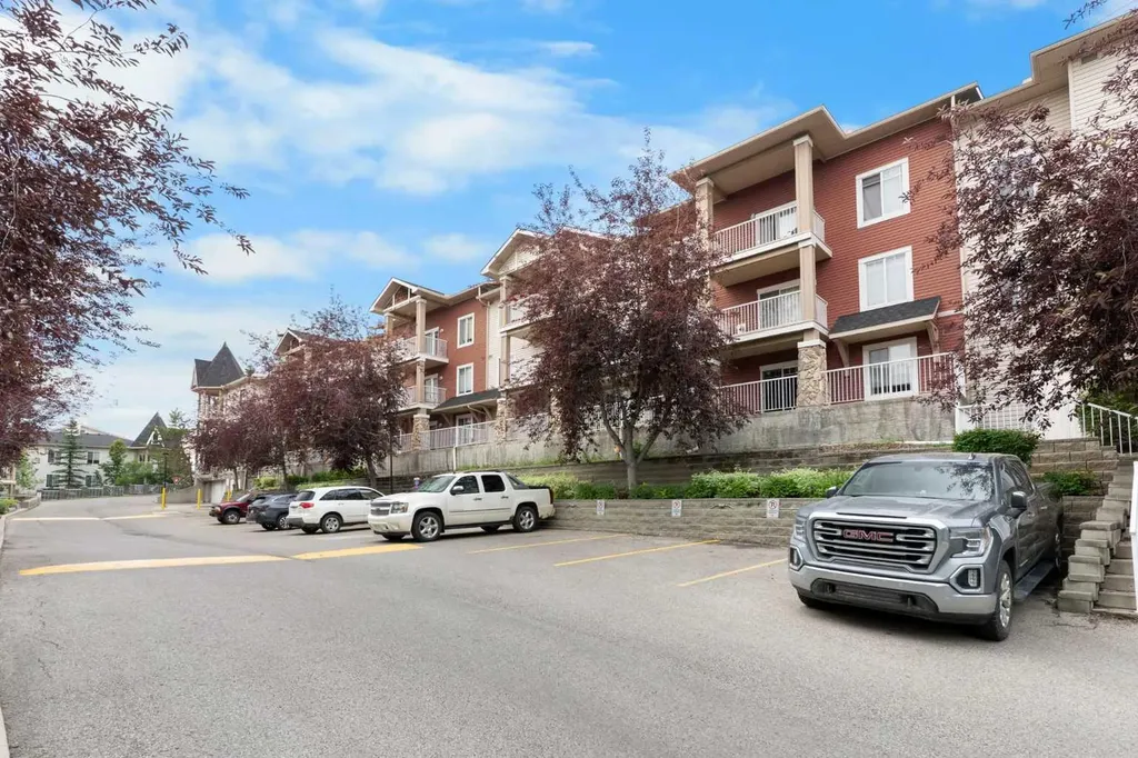 70 Panamount Drive NW Calgary AB T3K5Z1