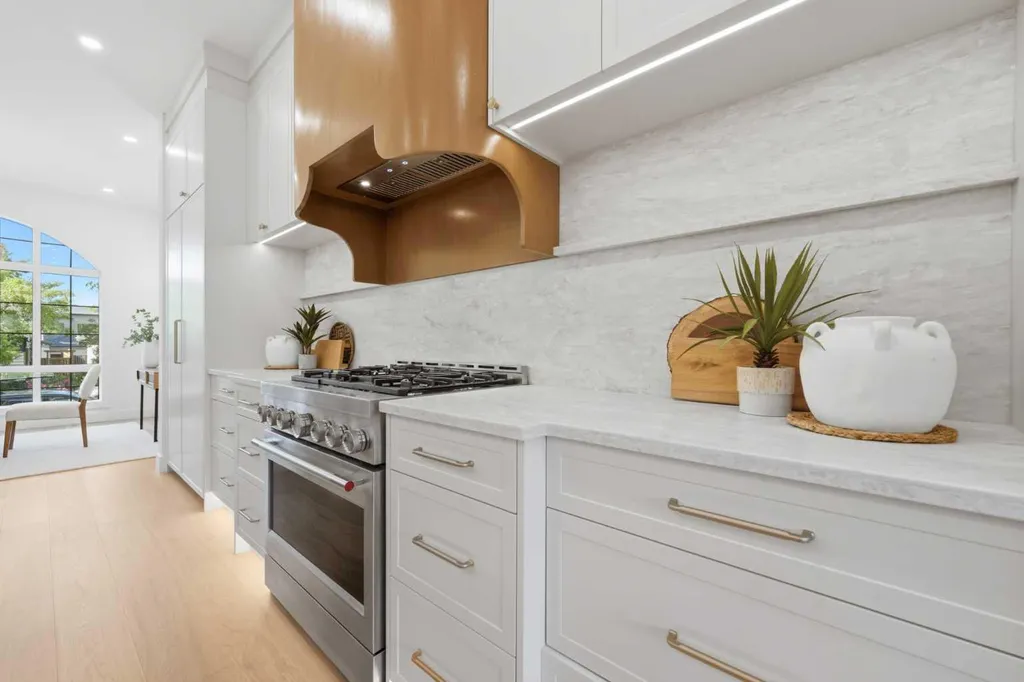 2233 2 Avenue NW Calgary AB T2N 0H1
