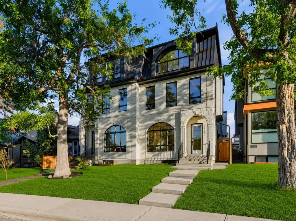 2233 2 Avenue NW Calgary AB T2N 0H1