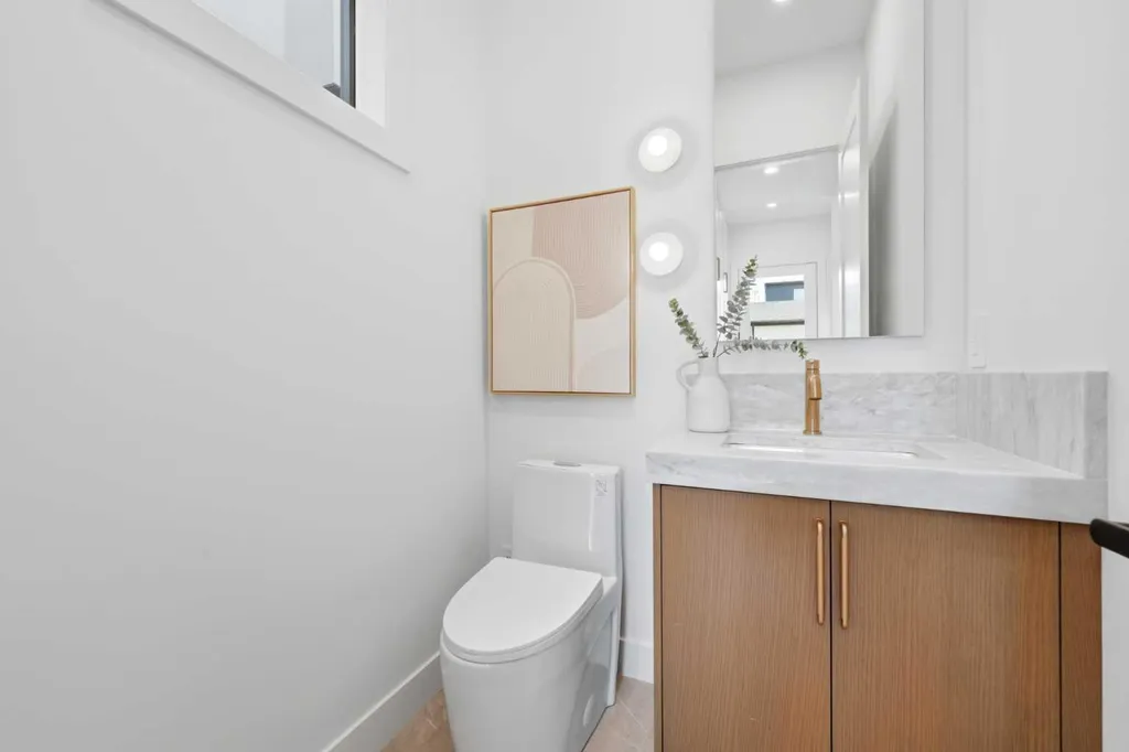 2233 2 Avenue NW Calgary AB T2N 0H1