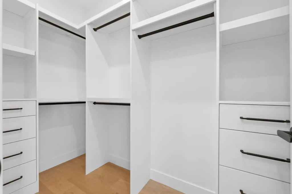 2233 2 Avenue NW Calgary AB T2N 0H1