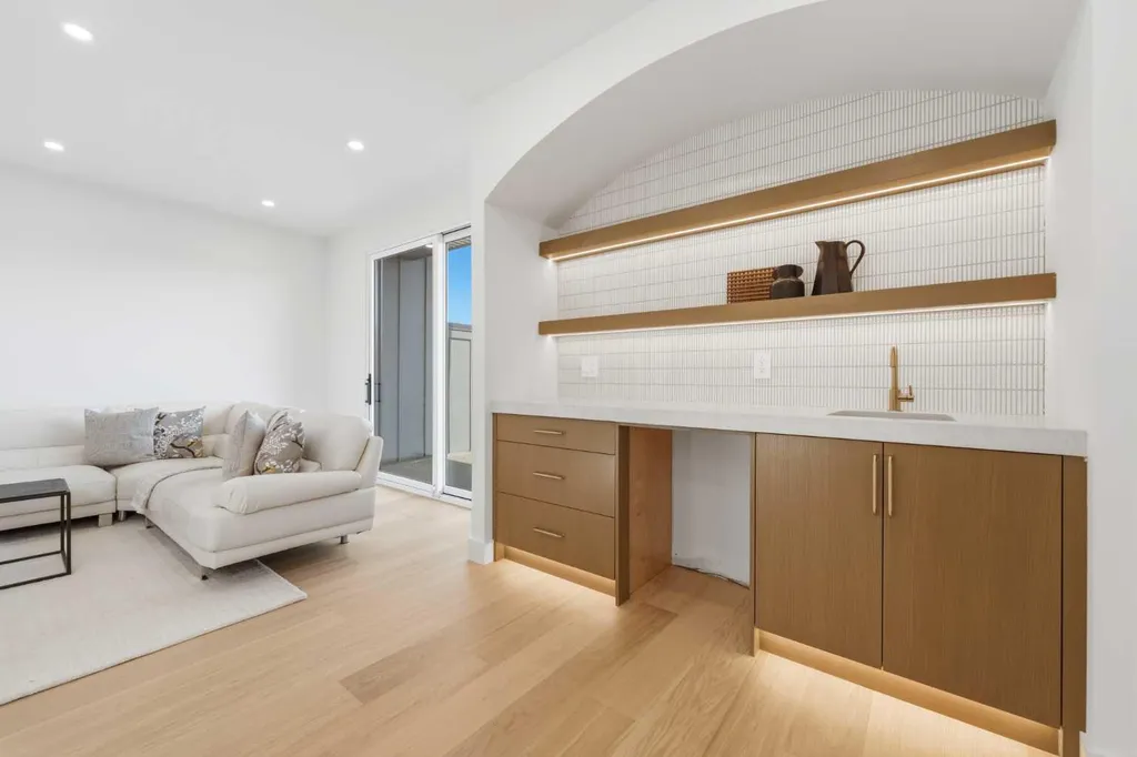 2233 2 Avenue NW Calgary AB T2N 0H1