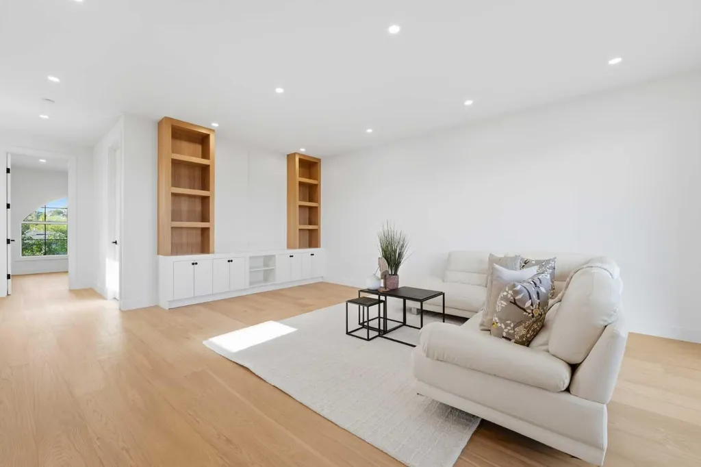 2233 2 Avenue NW Calgary AB T2N 0H1
