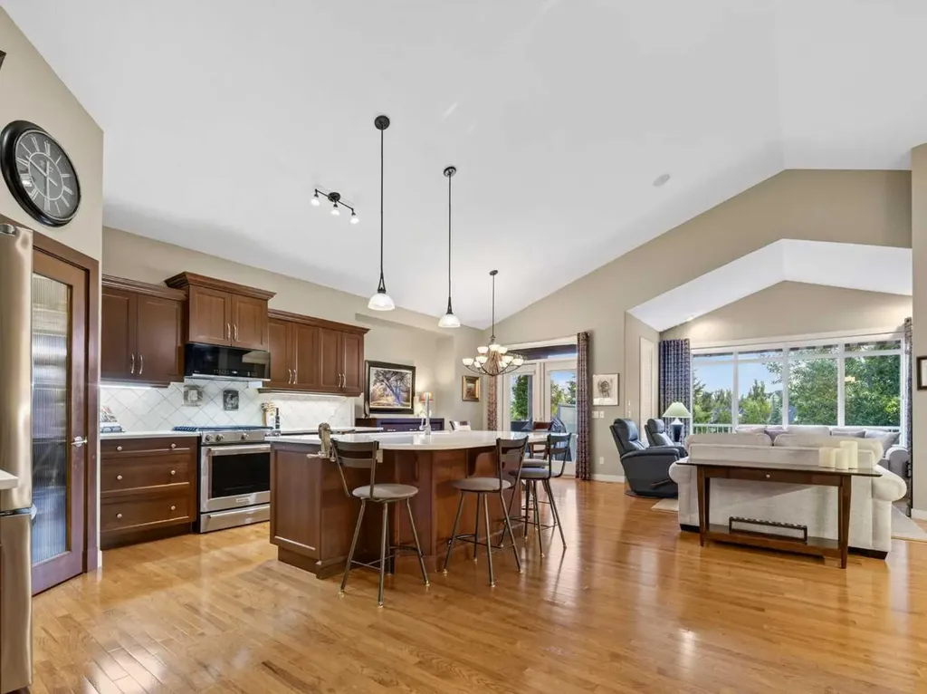 623 Tuscany Springs Boulevard NW Calgary AB T3L 2Y2