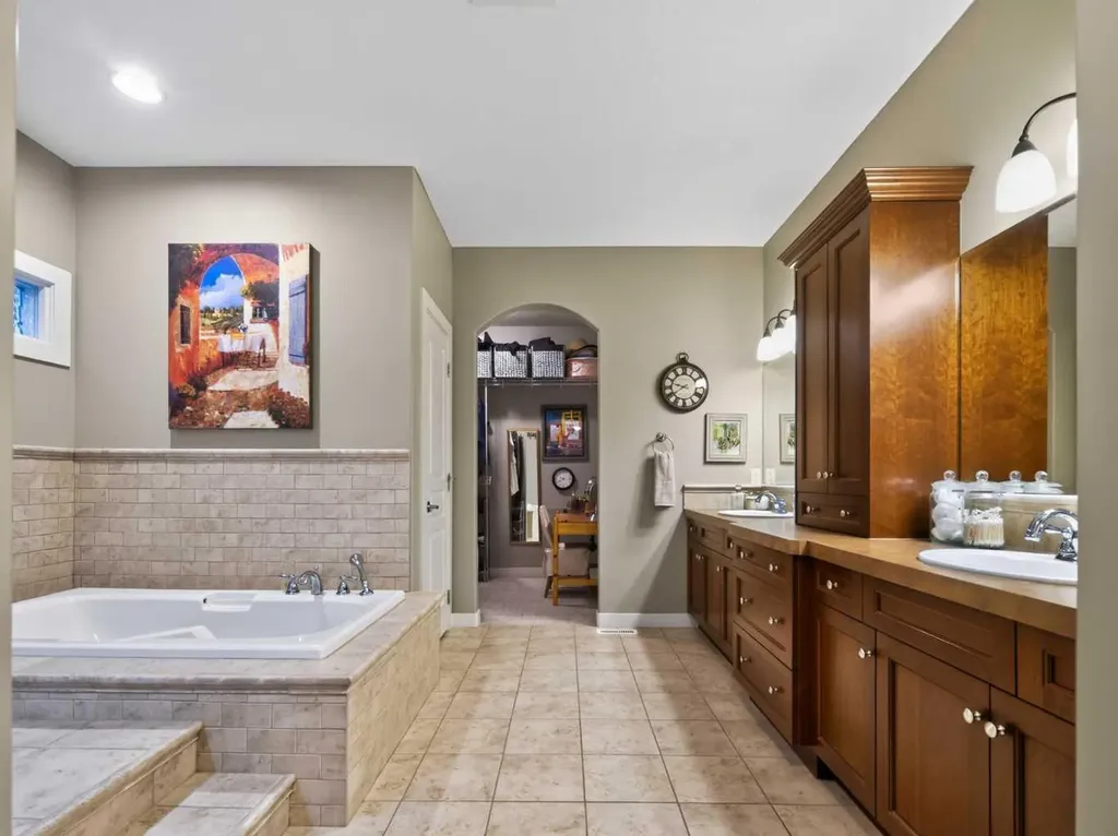 623 Tuscany Springs Boulevard NW Calgary AB T3L 2Y2