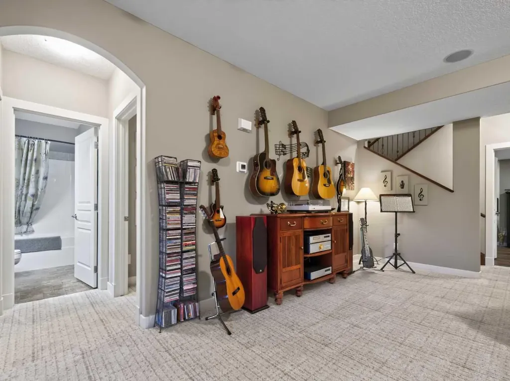 623 Tuscany Springs Boulevard NW Calgary AB T3L 2Y2
