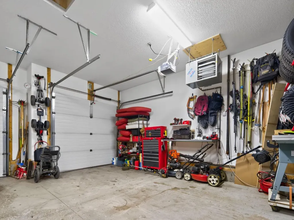 623 Tuscany Springs Boulevard NW Calgary AB T3L 2Y2