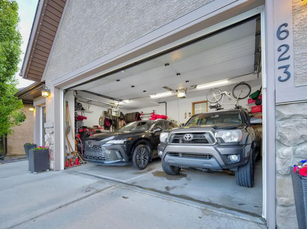 623 Tuscany Springs Boulevard NW Calgary AB T3L 2Y2