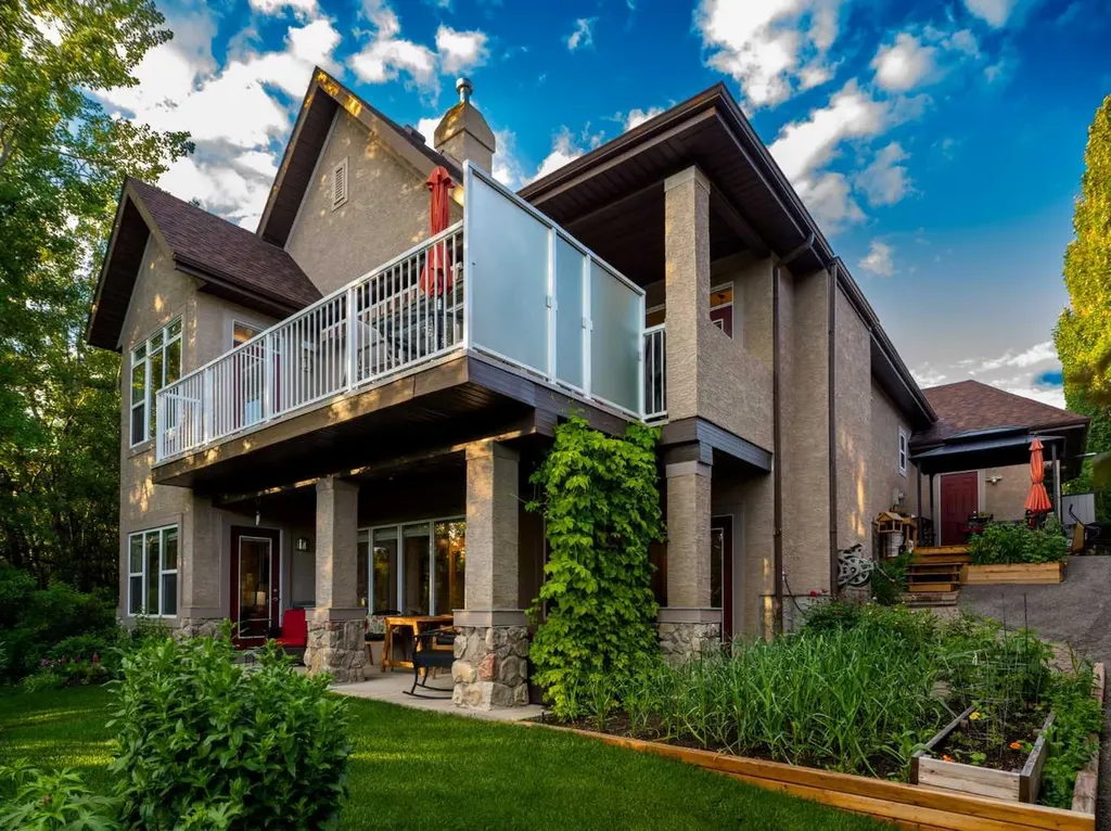623 Tuscany Springs Boulevard NW Calgary AB T3L 2Y2