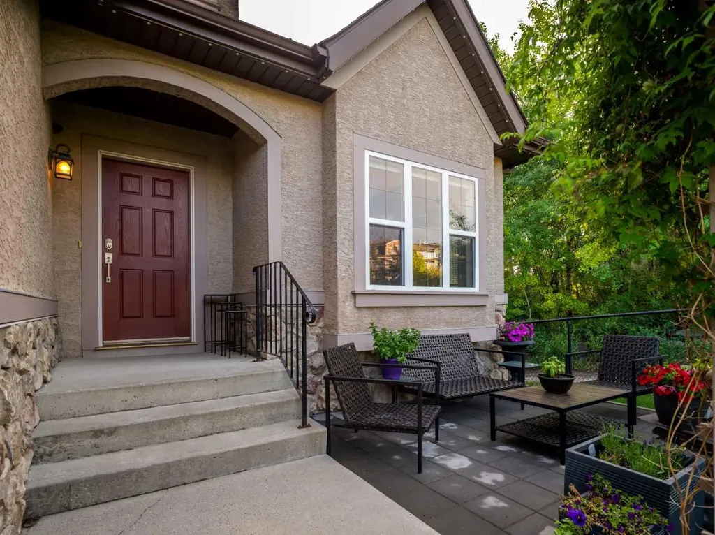 623 Tuscany Springs Boulevard NW Calgary AB T3L 2Y2