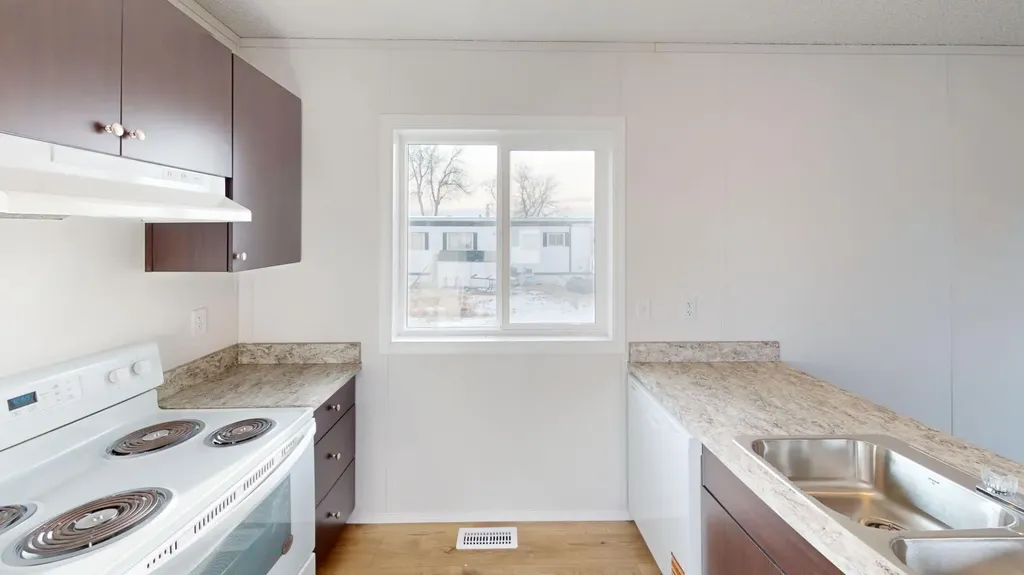 831 2 Avenue Bassano AB T0J0B0