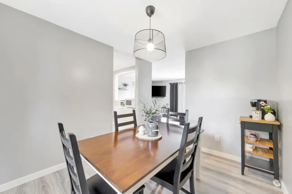 3012 52 Avenue Lloydminster AB T9V 1P5