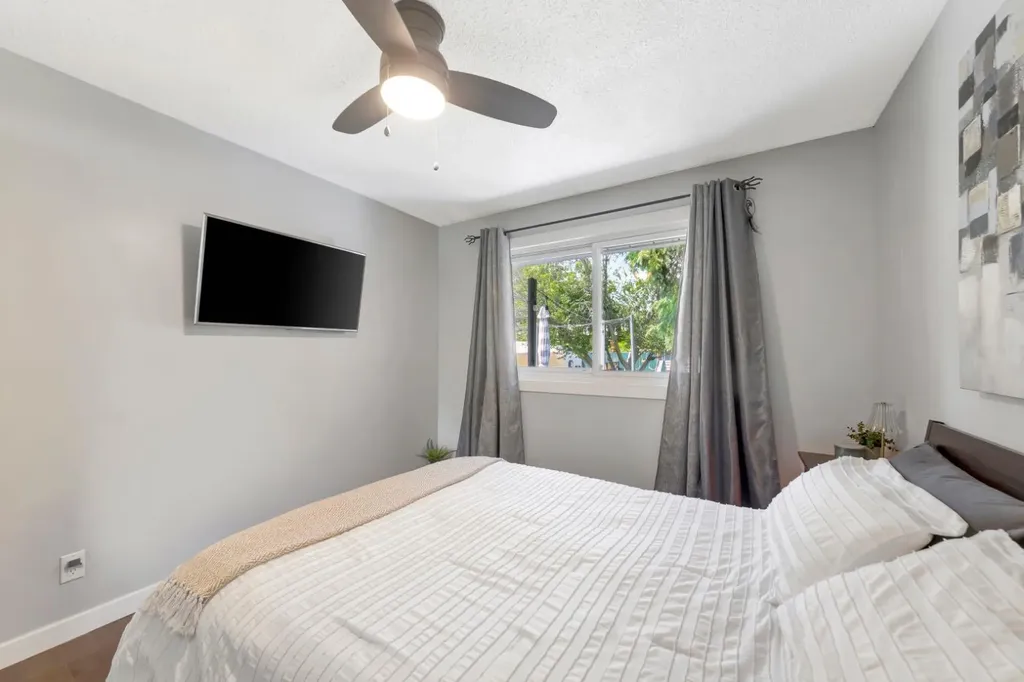 3012 52 Avenue Lloydminster AB T9V 1P5