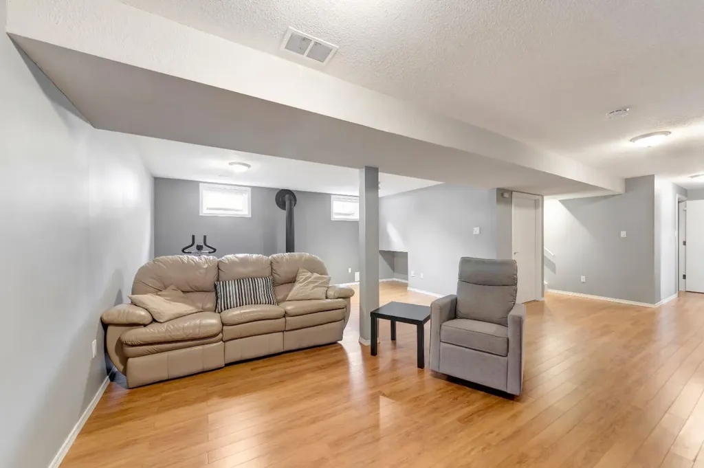 3012 52 Avenue Lloydminster AB T9V 1P5