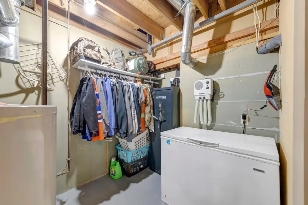 3012 52 Avenue Lloydminster AB T9V 1P5