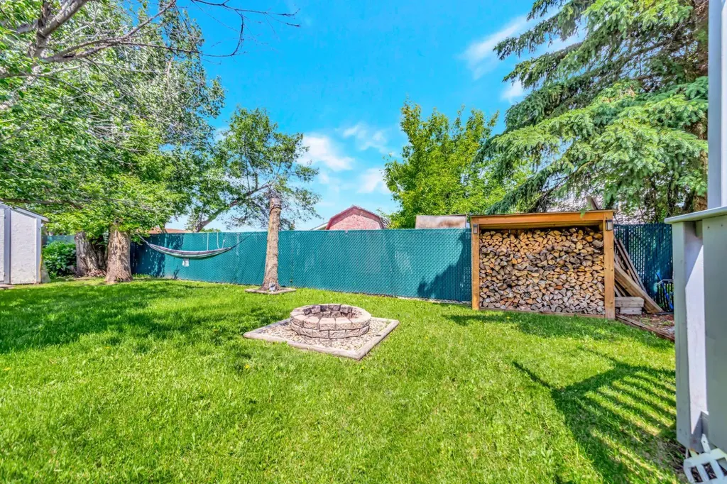 3012 52 Avenue Lloydminster AB T9V 1P5