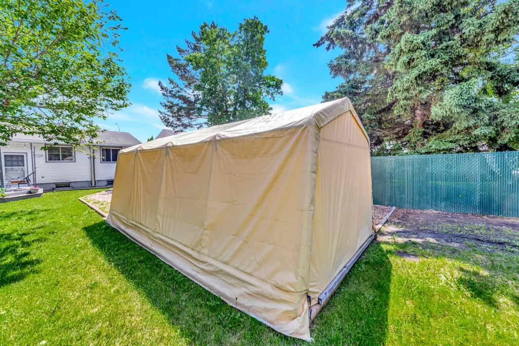 3012 52 Avenue Lloydminster AB T9V 1P5
