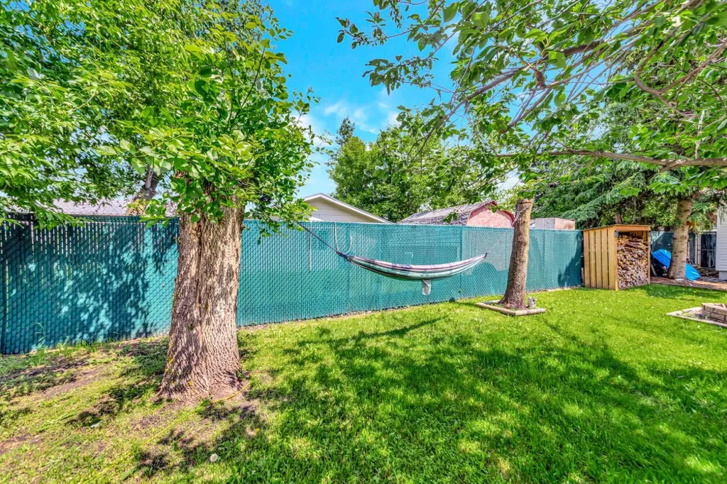 3012 52 Avenue Lloydminster AB T9V 1P5