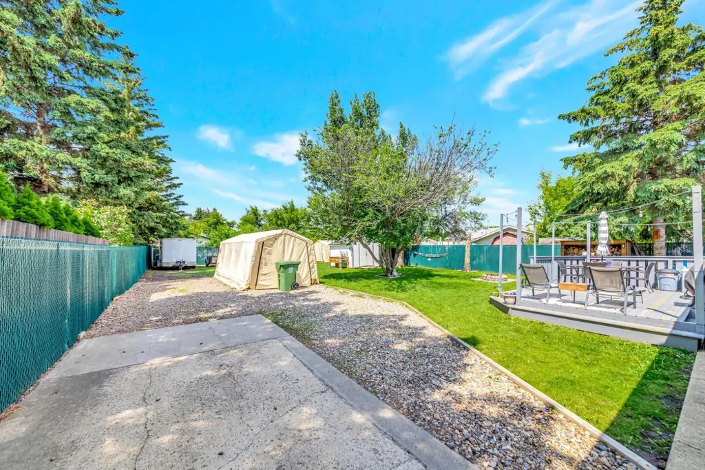 3012 52 Avenue Lloydminster AB T9V 1P5