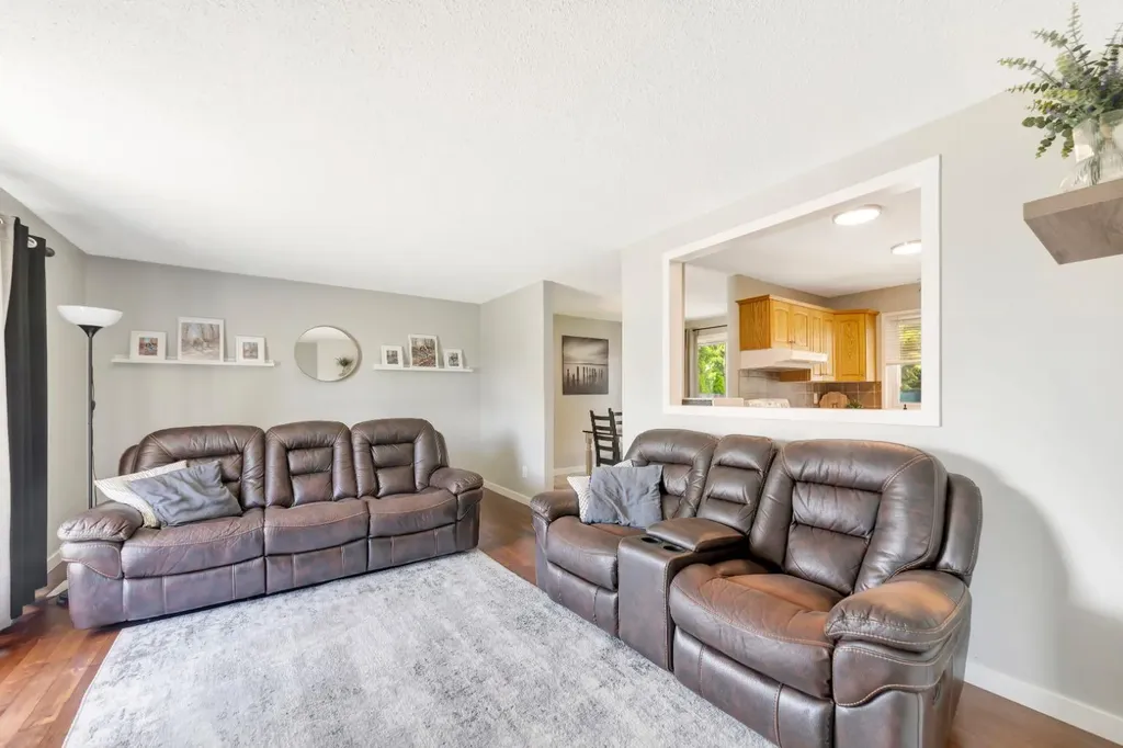 3012 52 Avenue Lloydminster AB T9V 1P5