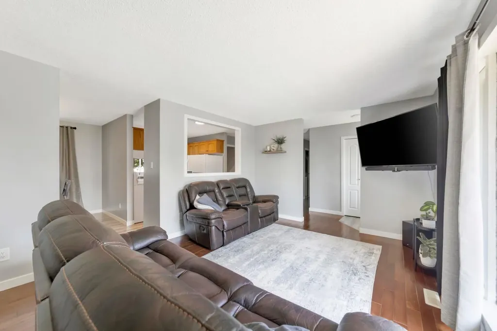 3012 52 Avenue Lloydminster AB T9V 1P5